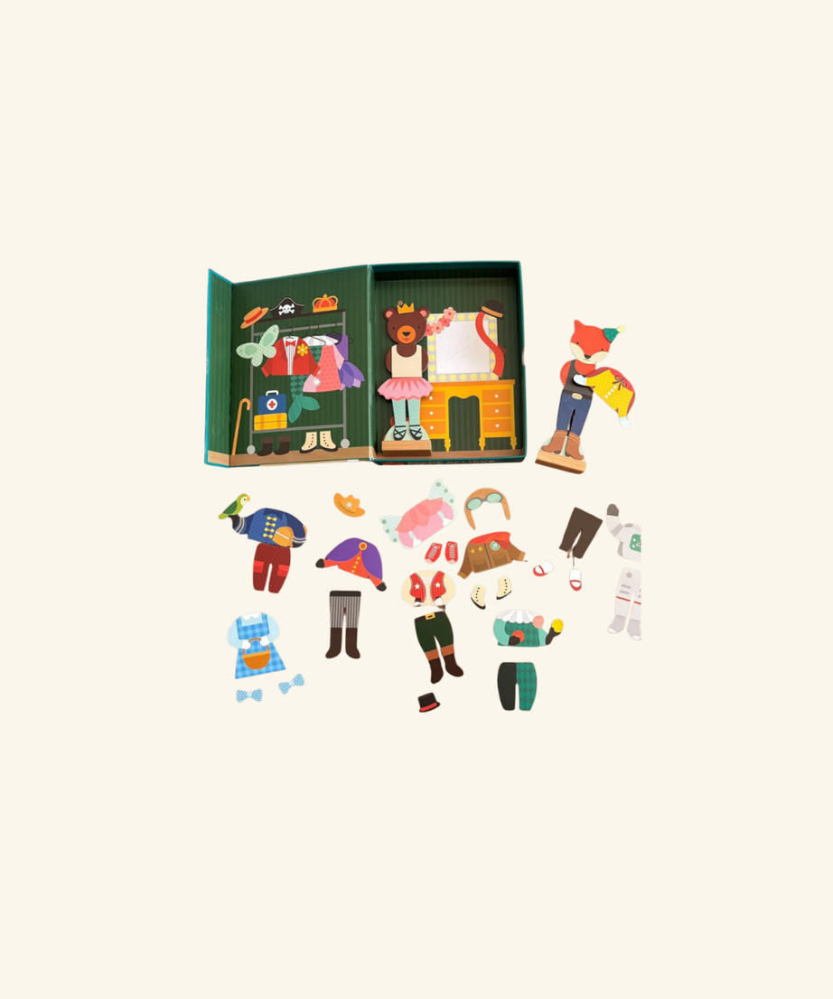 Magnetic Scene & Dress Up Kit