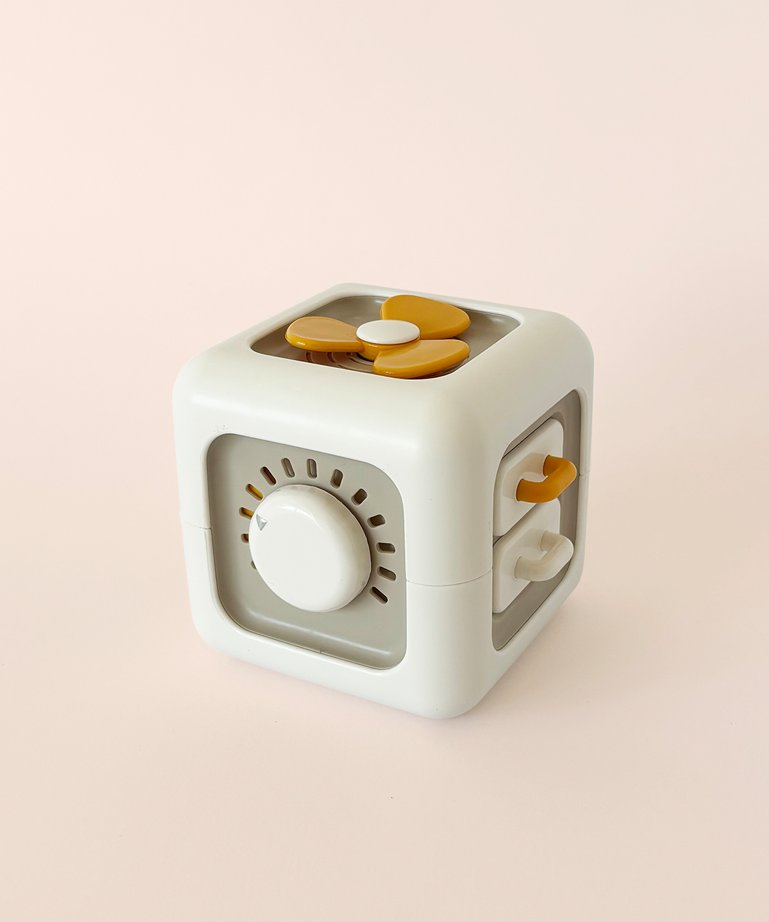 Busy cube